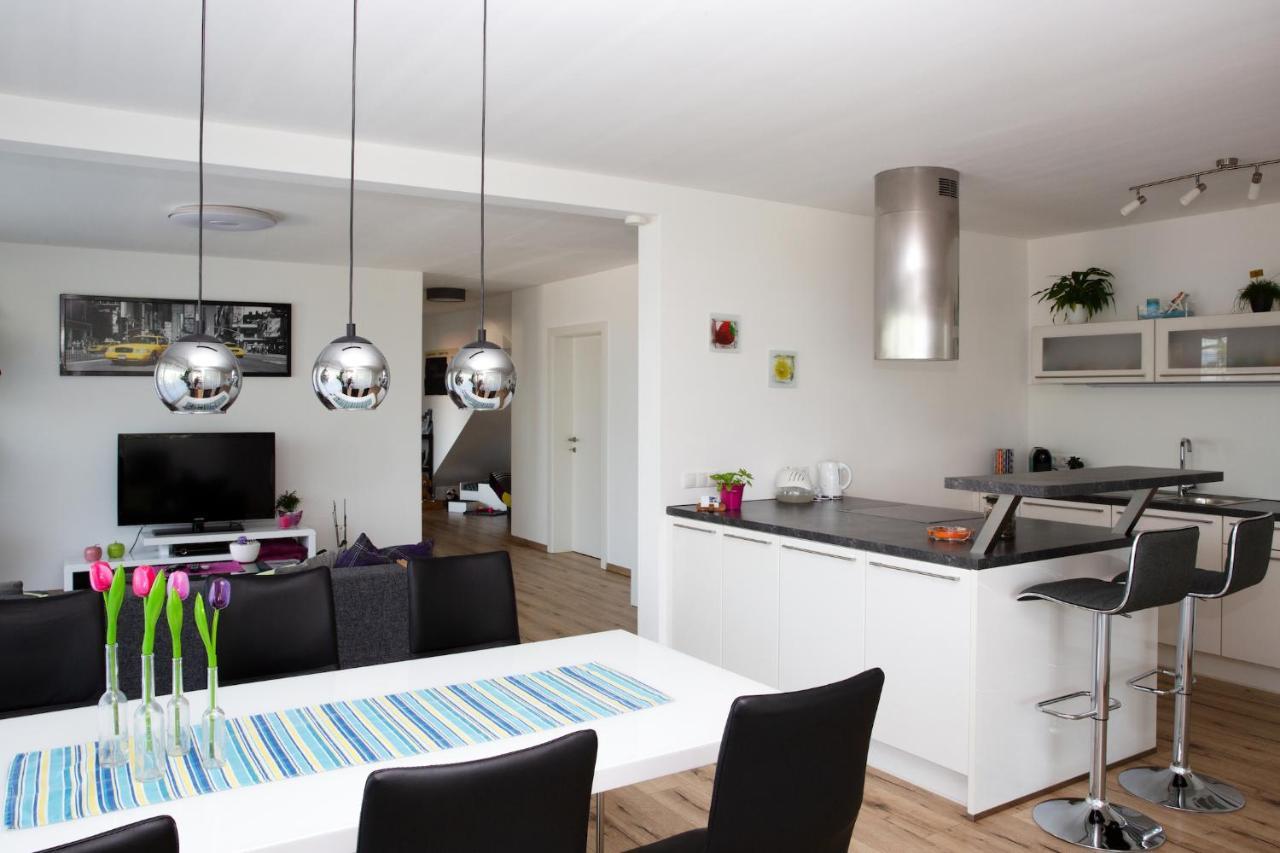 Ferienwohnung Chicken Hill Muntlix Exterior foto